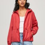 estudio rojo chaqueta cortavientos con capucha Pepe Jeans 06X4129 mujer