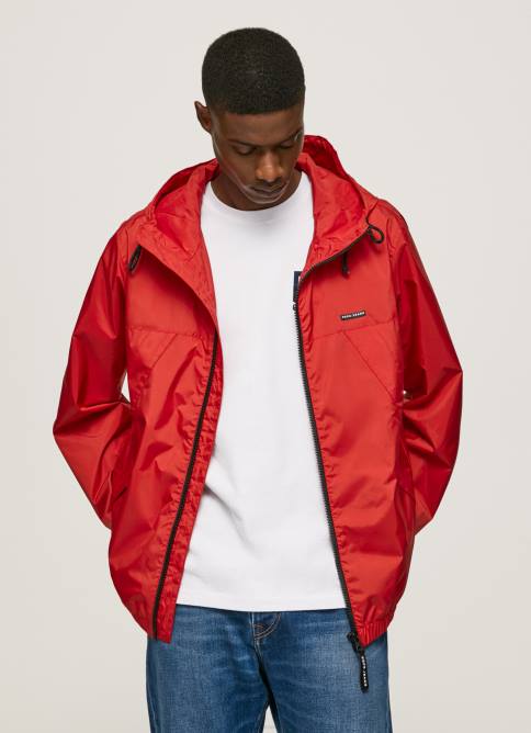estudio_rojo_chaqueta_cortavientos_con_capucha_pepe_jeans_06x4824_hombres.jpg estudio rojo chaqueta cortavientos con capucha Pepe Jeans 06X4824 hombres - Imagen 1