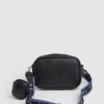 negro bolsa crossbody con logo en relieve Pepe Jeans 06X4713 mujer