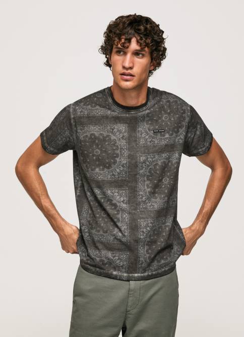 negro_lavado_playera_con_estampado_de_bandana_pepe_jeans_06x4937_hombres.jpg negro lavado playera con estampado de bandana Pepe Jeans 06X4937 hombres - Imagen 1
