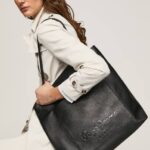 negro tote con logo en relieve Pepe Jeans 06X4711 mujer